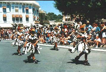 Disneyland Lion King Celebration picture of dancers