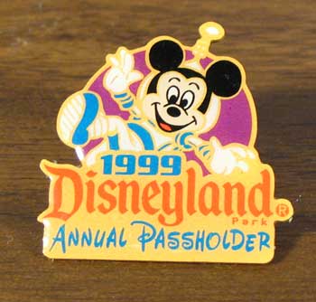 Disneyland 1999 Annual Pass Mickey Mouse Pin Details